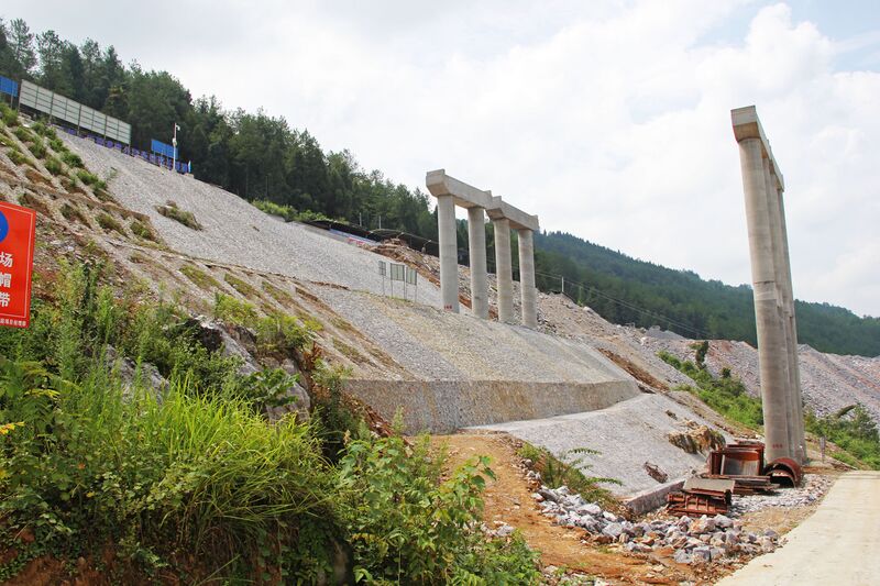 File:MengdongheYongjiApproachSlope.jpg