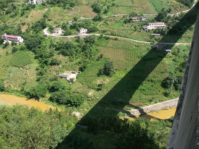 File:AnwenBridgeValley.jpg
