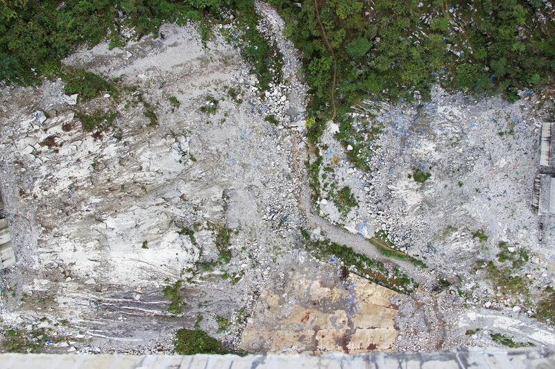 File:QingqubaS25BeamCreek.jpg