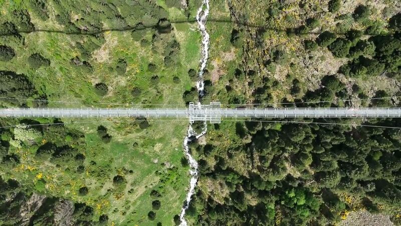 File:Tibetan Footbridge of CanilloDown.jpg