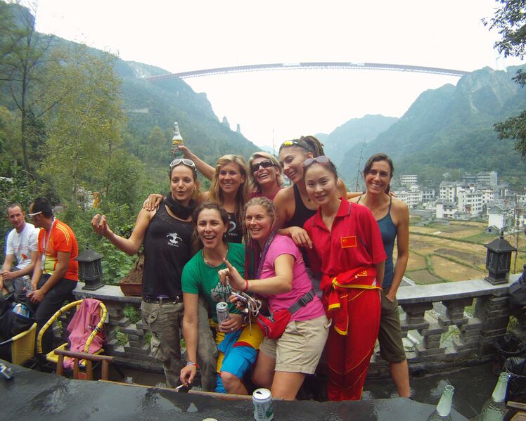 File:176BASEgirlsByKen.JPG