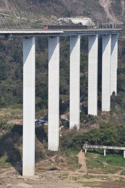 File:Caijia Jialing MetroLonglensPiers.JPG