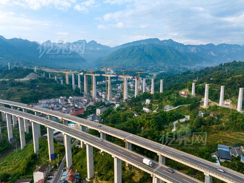 File:JiulicunBridgeZiguiArea3.jpeg