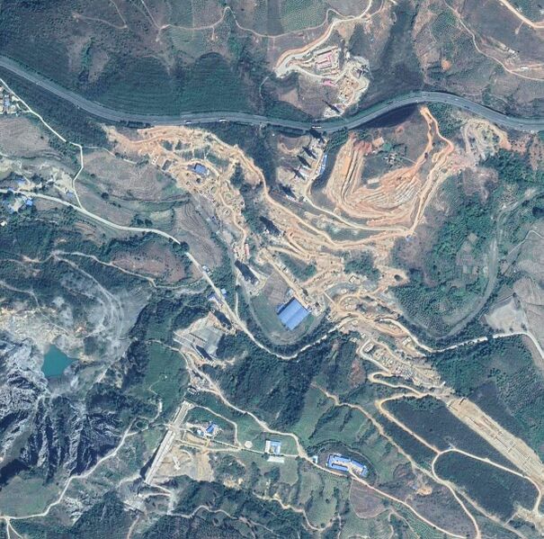 File:NanxiheRailwaySatelliteClose.jpg