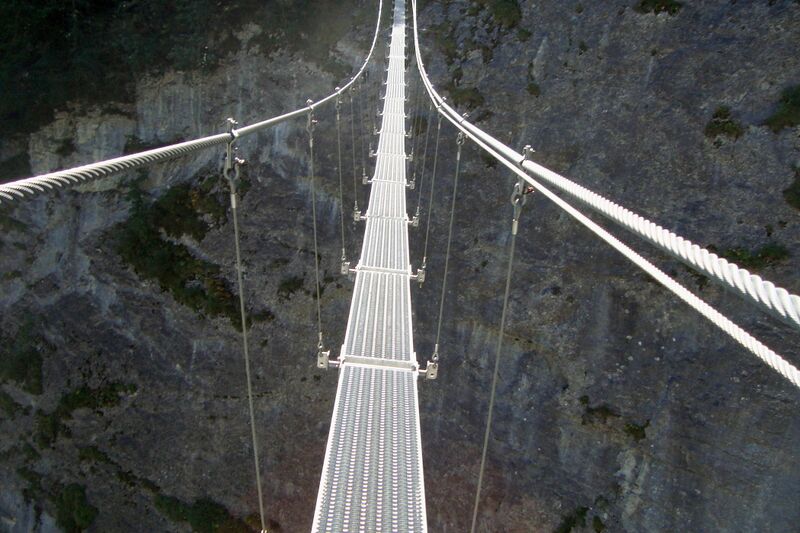 File:NepalbruckeWalkway.jpg