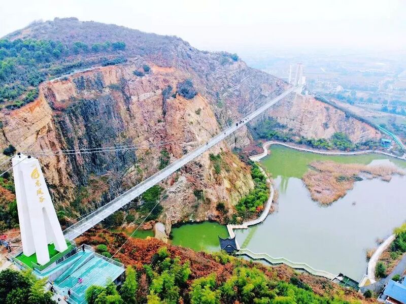 File:Longfenggu Glass2.jpeg