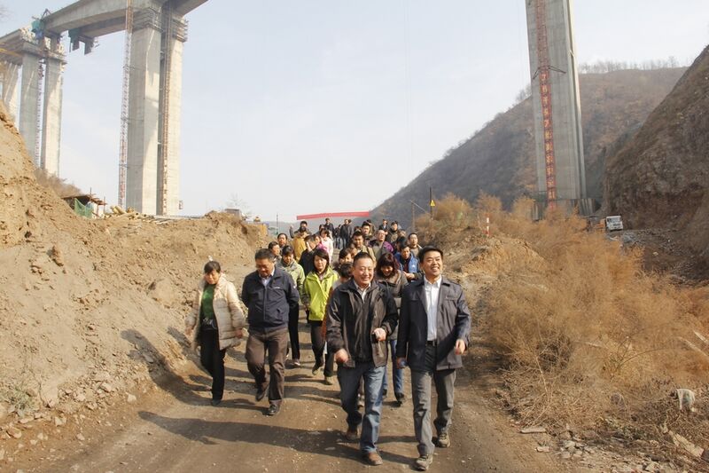 File:XiaotiegouLate2012Tour.jpg