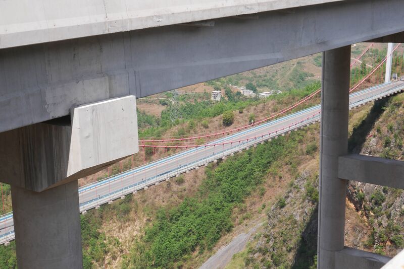 File:AzhiheDeckSlope.JPG