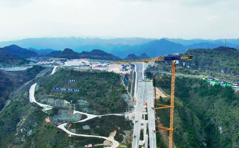 File:DuohuaTowertopcrane.jpg