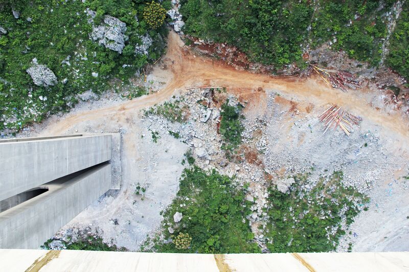 File:LaoyingyanCreekWide.jpg