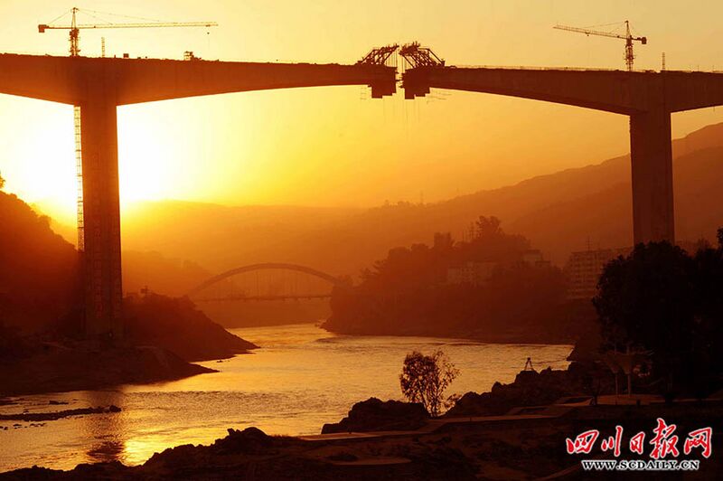 File:LuoguoJinshajiang115mtrH.jpg