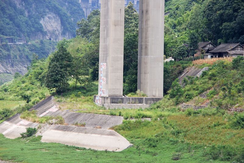 File:WujiangG75PierWaterLevel.jpg