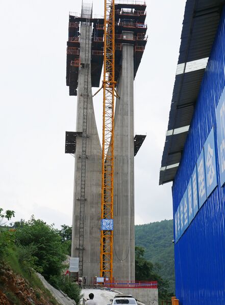 File:XiangjiangRailwaySouthPier.JPG