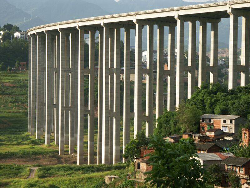 File:CaidigouRailway&Highway2.jpg