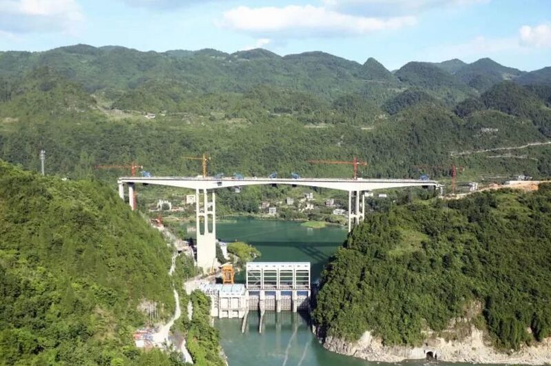 File:ApengjiangNumber1SideAerial.jpg