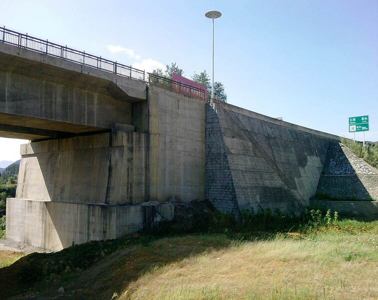 File:MaotaiAbutment.jpg