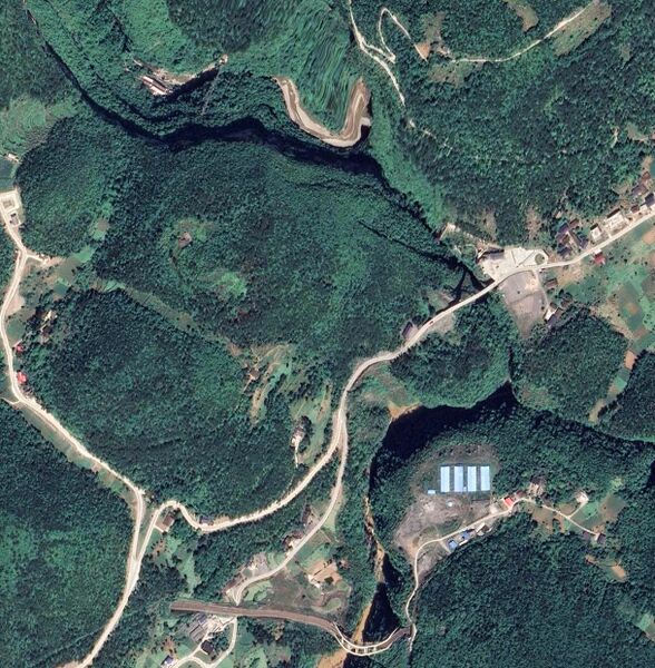 File:Motanyunqiao FootbridgeSatelliteWide.jpg