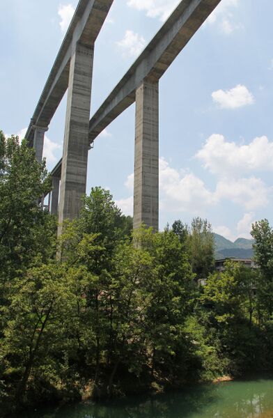 File:TongxihePiers.JPG