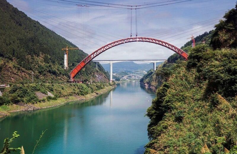 File:Youshui RailwayHighlineCanyon.jpg