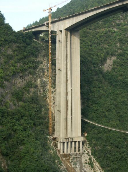 File:3YesanheBridge.jpg