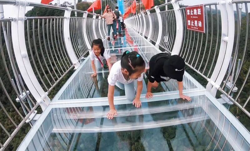File:Danshanchishui Glass Girls.jpg