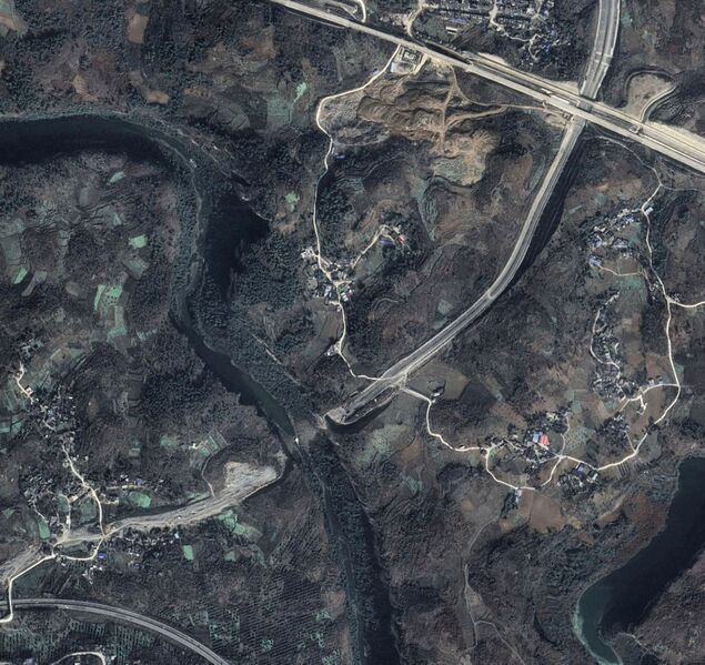 File:Luojiaohe Bridge FeishuangSatellite.jpg