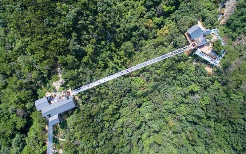 File:Niuyuzui Glass FootbridgeDown.jpg