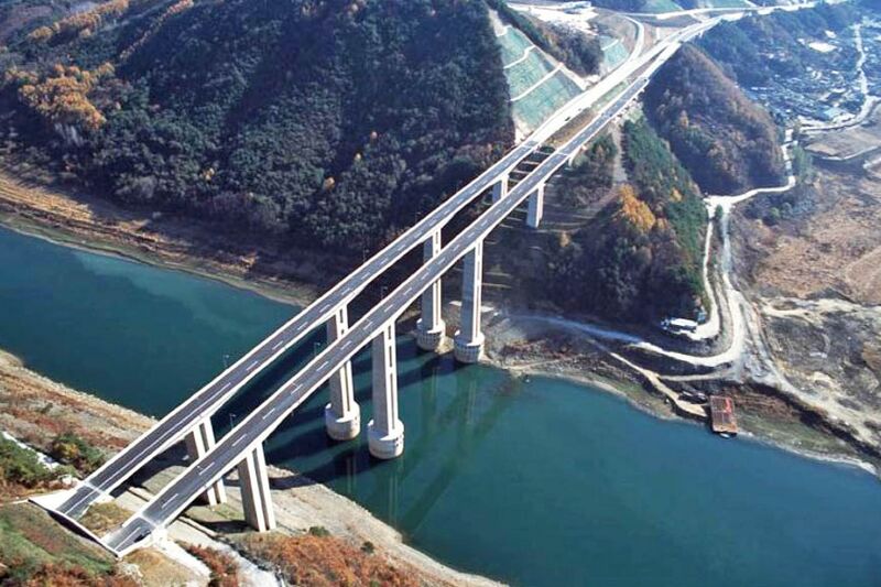 File:ShinTanyangViaductAerial.jpg