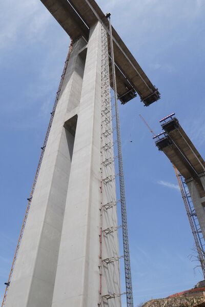 File:GaijiachuanTallSky.JPG
