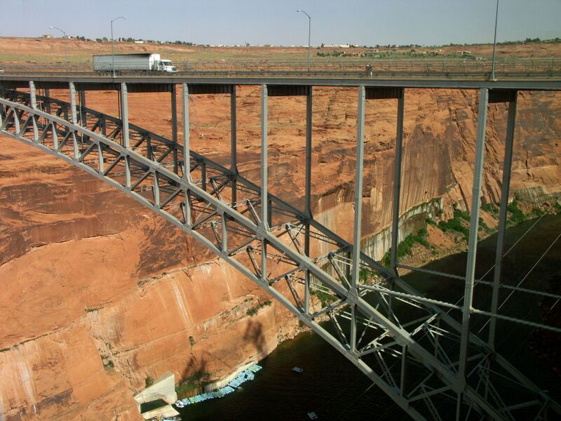 File:GlenCanyonDamBridge109.jpg