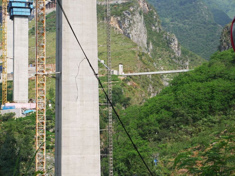 File:LeiboExitPierShaft.JPG