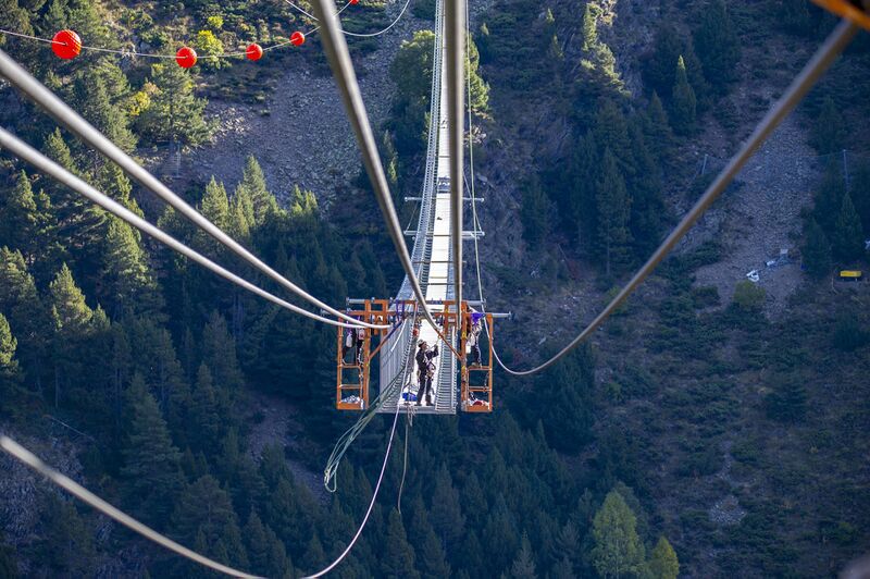 File:Tibetan Footbridge of CanilloConstruction3.jpg