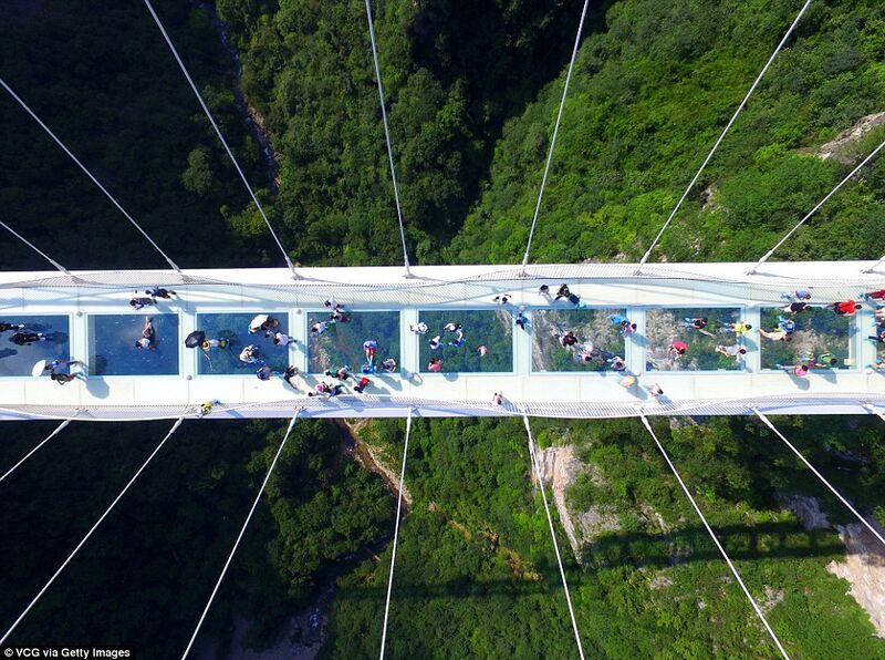 File:ZhangjiajieGlassDeckAerial.jpg