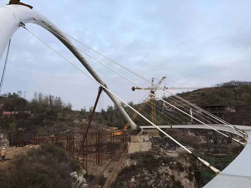 File:ZiboTanxiMountainGlassFootbridgeConst8.JPG