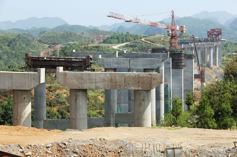 File:ZongqihePierCaps.jpg