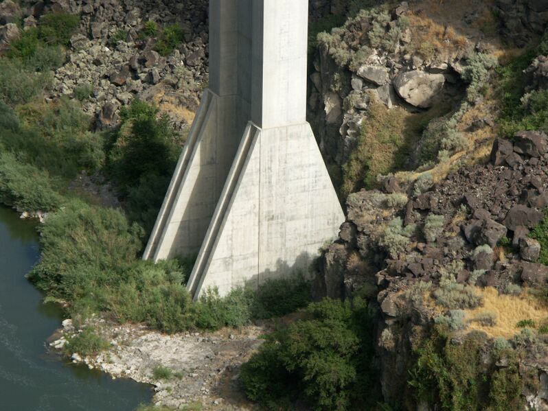 File:14HansenBridgePier.jpg