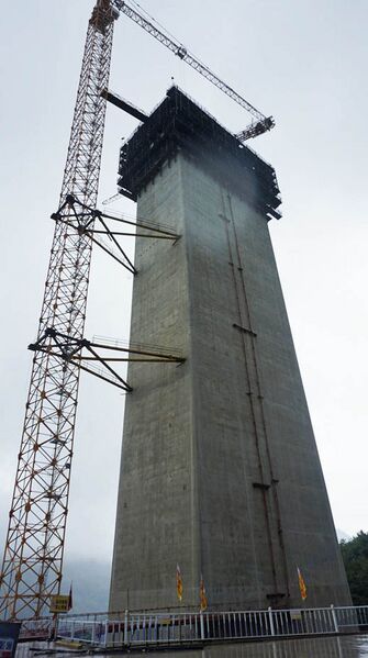 File:PingtanPierToSky.jpg