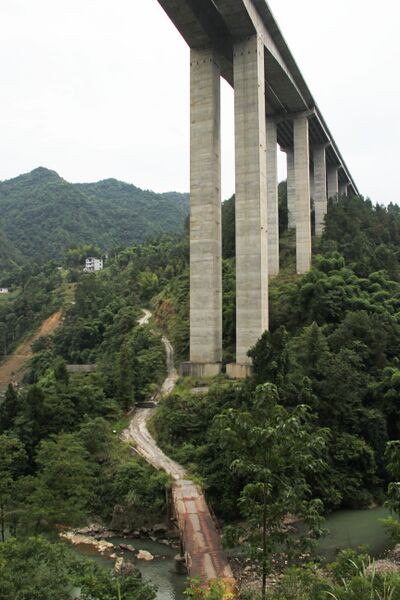 File:TianqiaohePiers.JPG