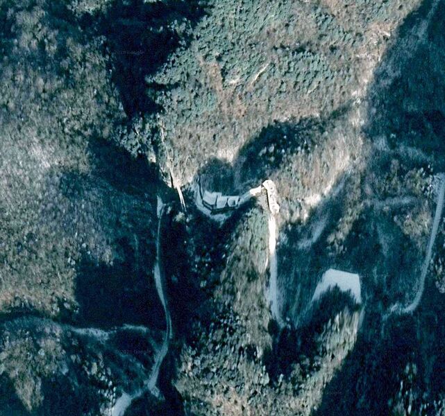 File:YanziaFootbridgeSatellite.jpg