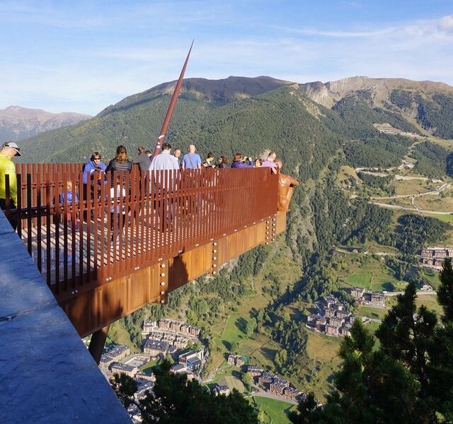 File:CanilloPlatform.jpg