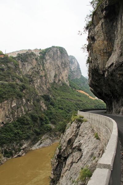 File:ChishuiheCableStayedGorge.jpg