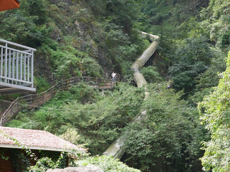 File:NizhuheSlideGreen.JPG