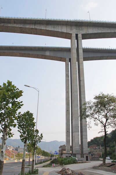 File:PianpoBeamViaductPier.jpg