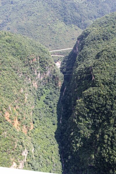 File:PuliDownstreamValleyGexiang.jpg
