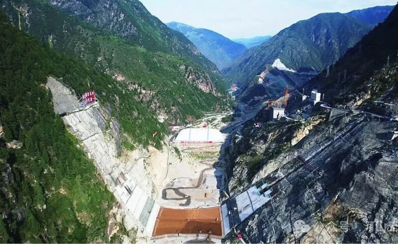File:Shuangjiangkou HydropowerConst2.jpg