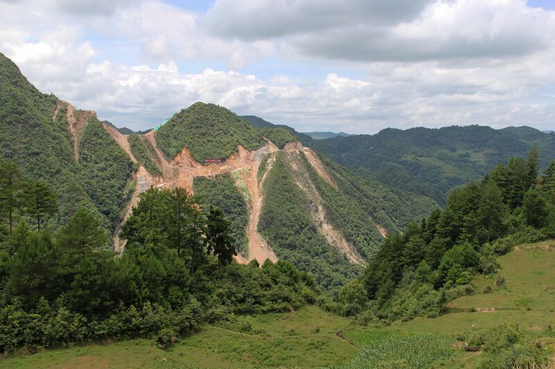 File:YangbaoshanGorge.JPG