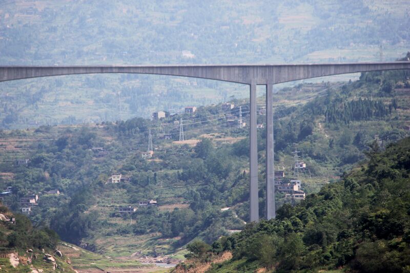 File:Fengfu7LongBridgeLonglens.jpg