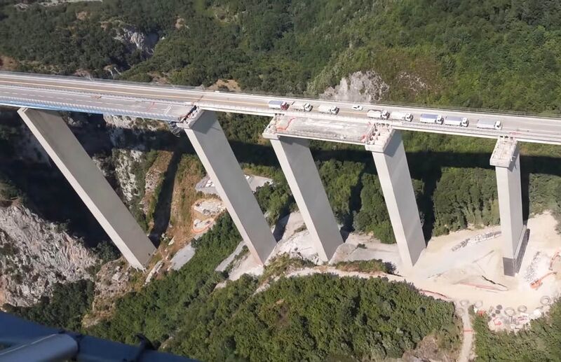 File:ItaliaFromHelicopter.jpg