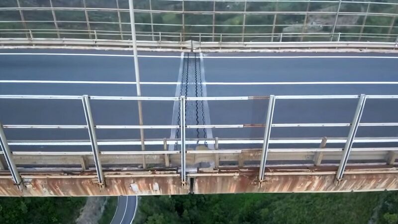 File:SAN NICOLA ARCELLAExpansionJoint.jpg