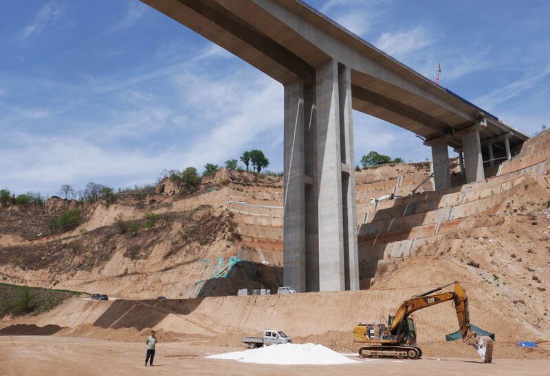File:LuojiapanFarSlope.JPG
